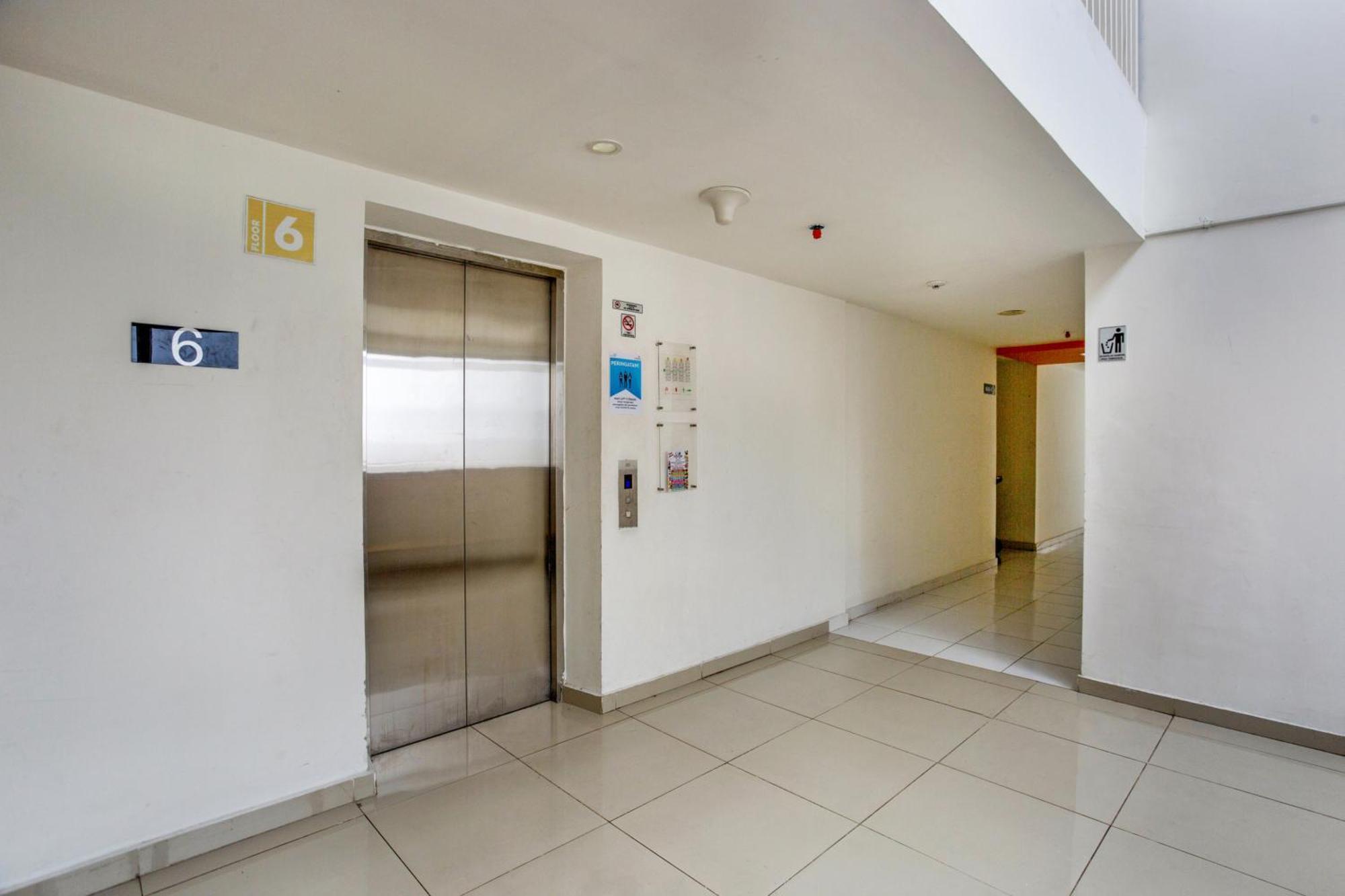 Oyo 3247 Afira Rooms Aeropolis Tangerang Exterior photo